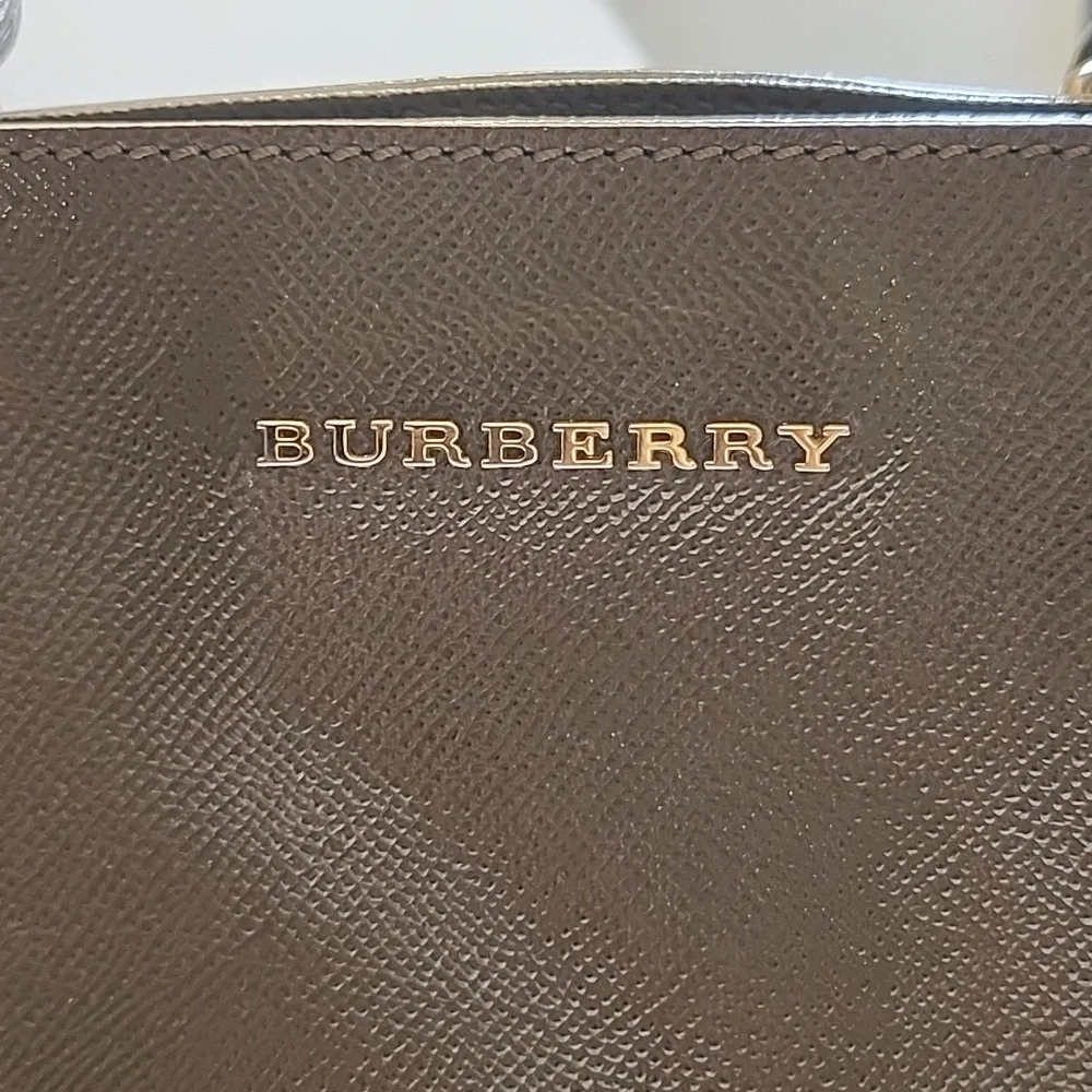 Burberry Patent Leather Somerford Tote Sachel Shoulder Bag  Officesiren - Picture 13 of 16